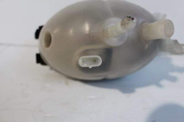 Mercedes Benz W204 W212 C63 E63 Coolant Expansion Overflow Tank A2045000949