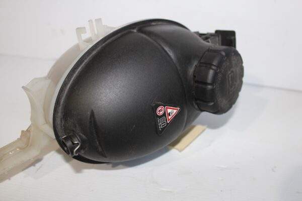 Mercedes Benz W204 W212 C63 E63 Coolant Expansion Overflow Tank A2045000949