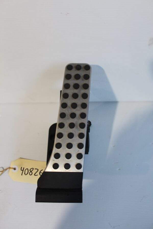 Mercedes Benz W212 E63 AMG Accelerator Gas Pedal A2043000200