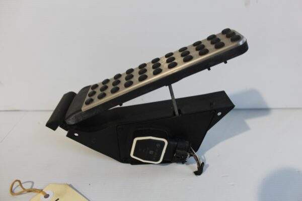 Mercedes Benz W212 E63 AMG Accelerator Gas Pedal A2043000200