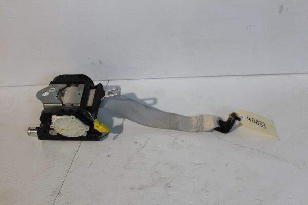 Mercedes Benz W212 E63 AMG Rear Right Seatbelt Pretensioner A2128609885