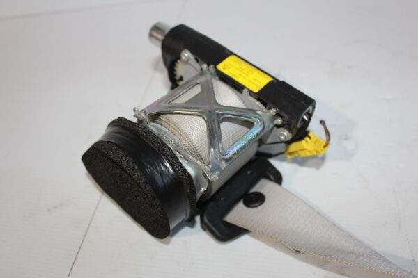 Mercedes Benz W212 E63 AMG Rear Right Seatbelt Pretensioner A2128609885