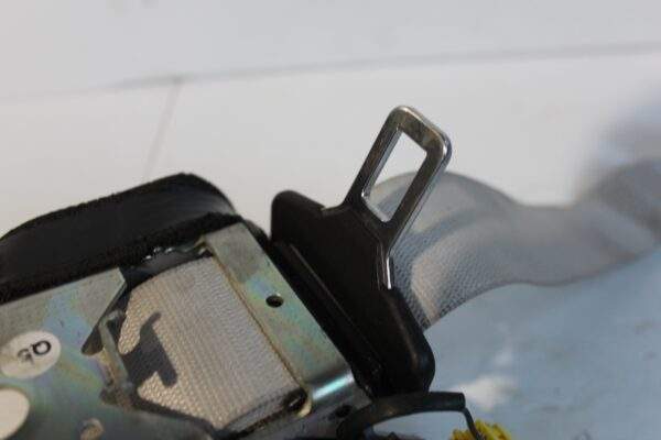 Mercedes Benz W212 E63 AMG Rear Right Seatbelt Pretensioner A2128609885