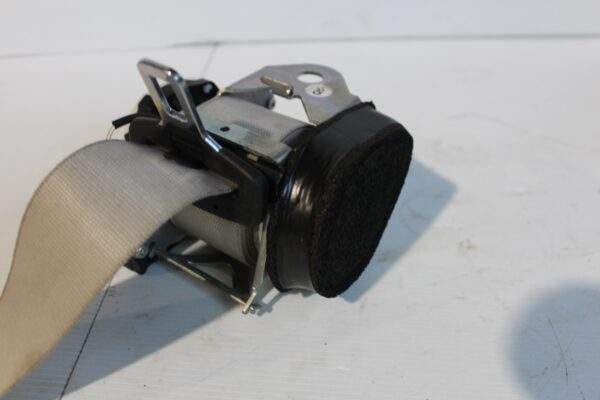 Mercedes Benz W212 E63 AMG Rear Right Seatbelt Pretensioner A2128609885