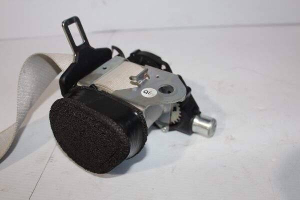 Mercedes Benz W212 E63 AMG Rear Right Seatbelt Pretensioner A2128609885