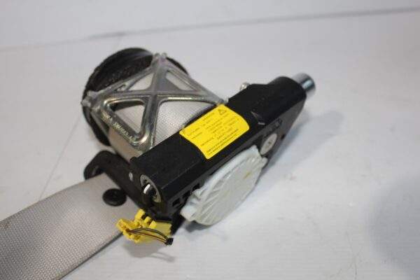 Mercedes Benz W212 E63 AMG Rear Right Seatbelt Pretensioner A2128609885