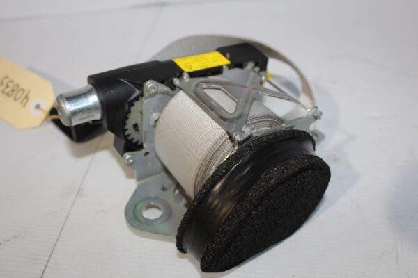 Mercedes Benz W212 E63 AMG Rear Right Seatbelt Pretensioner A2128609885