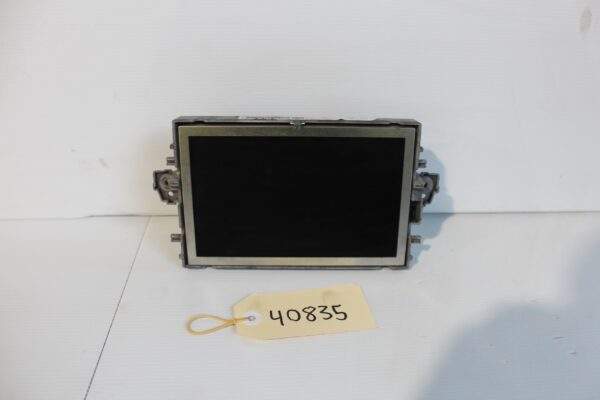 Mercedes Benz W212 E63 Multimedia SATNAV Display Screen A2129002216