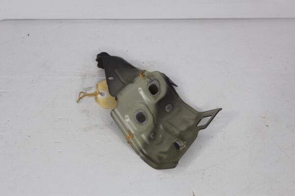 Mercedes Benz W177 A Class Front Right Guard Fender Bracket A1778810200