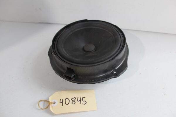 Mercedes Benz W204 C63 AMG Front Right Door Speaker A2048205502