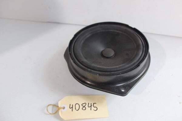 Mercedes Benz W204 C63 AMG Front Right Door Speaker A2048205502