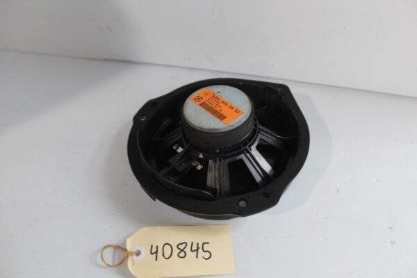 Mercedes Benz W204 C63 AMG Front Right Door Speaker A2048205502