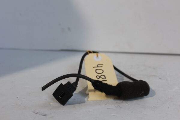 Mercedes Benz W212 E63 USB Port Hub A1728200515