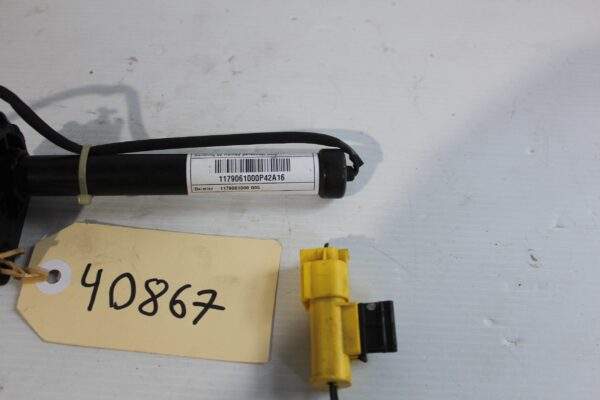 Mercedes Benz W117 CLA Class Bonnet Hood SRS Popper Actuator A1179061000