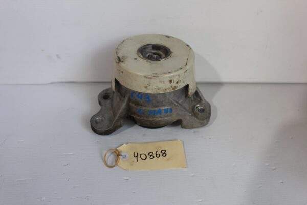 Mercedes Benz C43 AMG Front Left Engine Mount Support A2132402100