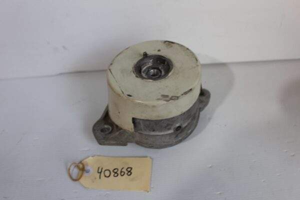 Mercedes Benz C43 AMG Front Left Engine Mount Support A2132402100