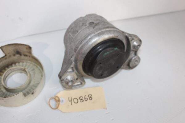 Mercedes Benz C43 AMG Front Left Engine Mount Support A2132402100