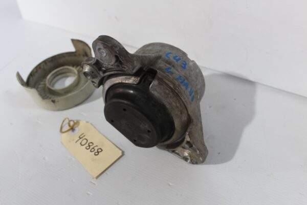 Mercedes Benz C43 AMG Front Left Engine Mount Support A2132402100
