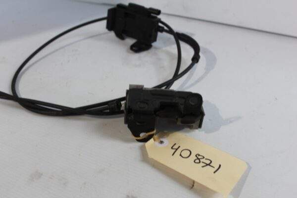 Mercedes Benz W204 W212 C63 E63 Bonnet Lock Latch A2048800260
