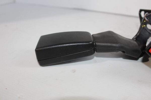 Mercedes Benz W212 E63 Rear Right and Centre Seat Belt Buckle Stalk A2128600469