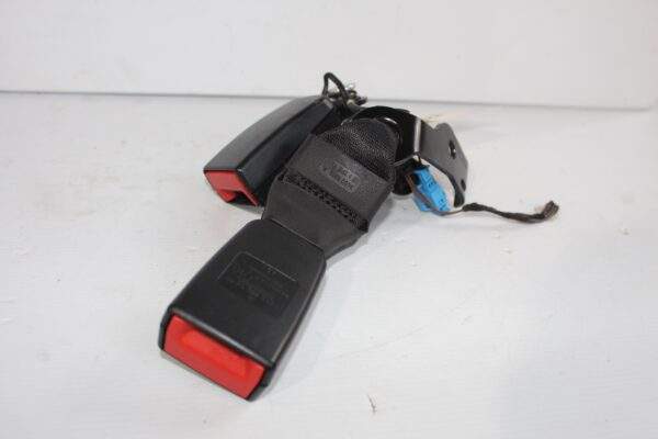 Mercedes Benz W212 E63 Rear Right and Centre Seat Belt Buckle Stalk A2128600469