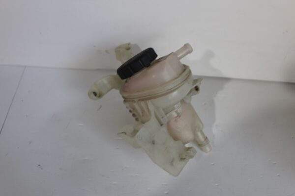 Mercedes Benz W212 E63 Coolant Expansion Tank A2045000649, A2045000949