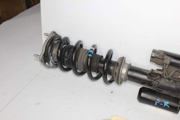 Mercedes Benz W205 C43 AMG Front Right Strut Shock A2053205900, A2053208602