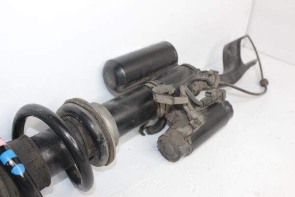 Mercedes Benz W205 C43 AMG Front Left Strut Shock A2053205800, A2053208502