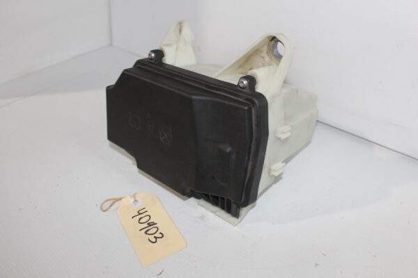Mercedes Benz W205 C43 Front Fuse Box A2059981301, A2229063202