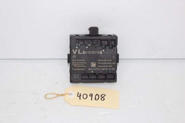 Mercedes Benz W117 CLA Door Control Unit A1669004102