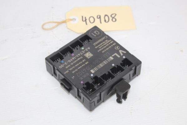 Mercedes Benz W117 CLA Door Control Unit A1669004102