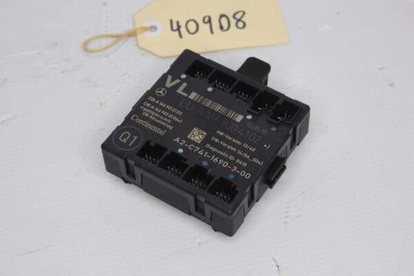 Mercedes Benz W117 CLA Door Control Unit A1669004102