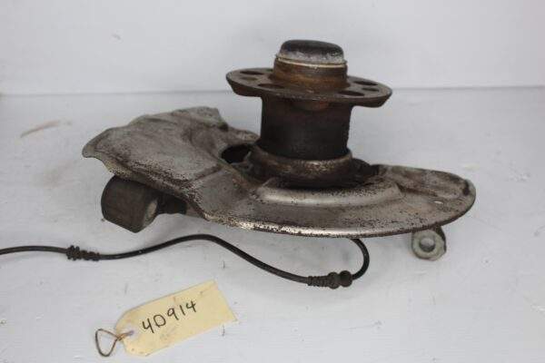 Mercedes Benz W212 E63 AMG Front Right Knuckle Carrier Hub Assembly A2123300220