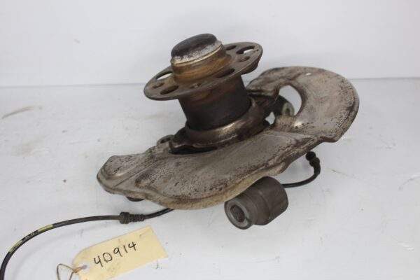 Mercedes Benz W212 E63 AMG Front Right Knuckle Carrier Hub Assembly A2123300220