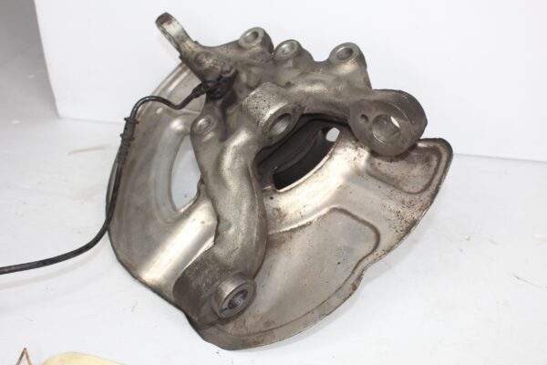 Mercedes Benz W212 E63 AMG Front Right Knuckle Carrier Hub Assembly A2123300220