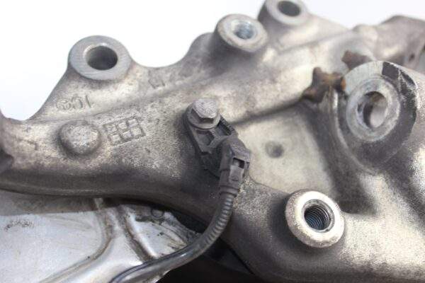 Mercedes Benz W212 E63 AMG Front Right Knuckle Carrier Hub Assembly A2123300220