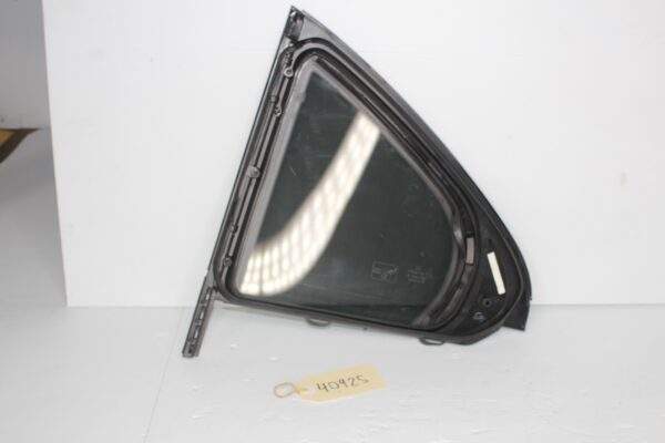 Mercedes Benz W205 C Class Rear Right Door Quarter Window Glass A2057306200
