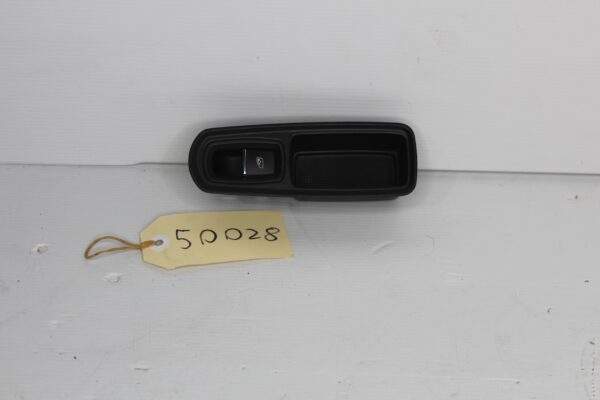 Porsche Macan 95B Front Left Passenger Window Switch 7PP959855C, 95B867152