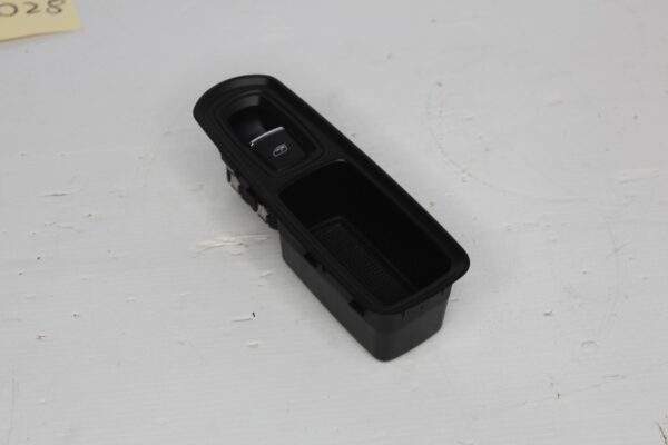 Porsche Macan 95B Front Left Passenger Window Switch 7PP959855C, 95B867152