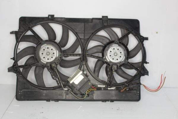 Audi A4 A5 Q5 2.0L Radiator Cooling Fan Assembly 8K0121003P, 8K0959501G