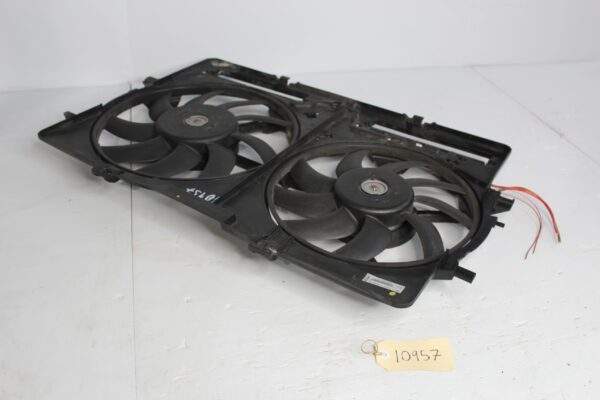 Audi A4 A5 Q5 2.0L Radiator Cooling Fan Assembly 8K0121003P, 8K0959501G