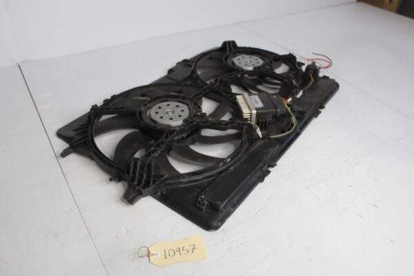 Audi A4 A5 Q5 2.0L Radiator Cooling Fan Assembly 8K0121003P, 8K0959501G
