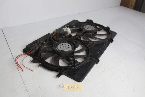 Audi A4 A5 Q5 2.0L Radiator Cooling Fan Assembly 8K0121003P, 8K0959501G