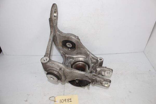Audi A4 A5 S5 RS5 Rear Right Wheel Knuckle Carrier Housing 8K0505432AR