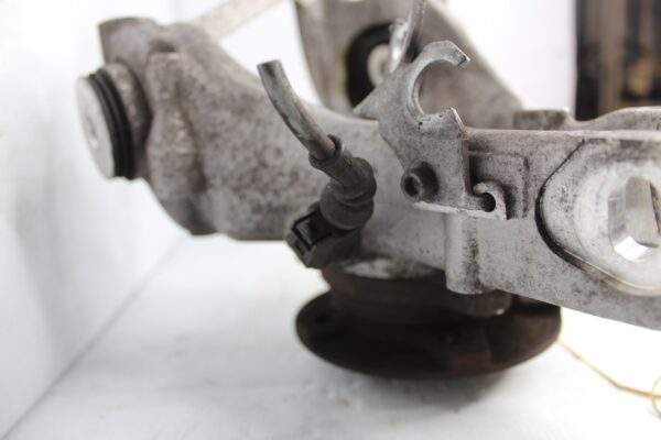 Audi A4 A5 S5 RS5 Rear Right Wheel Knuckle Carrier Housing 8K0505432AR