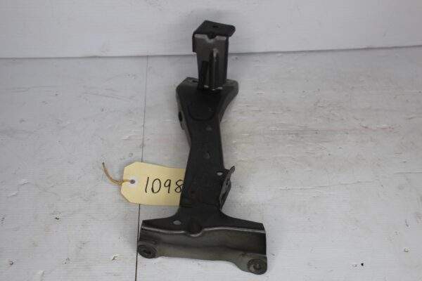 Audi 8V A3 S3 RS3 Front Right Fender Guard Wing Support Bracket 8V0821134A