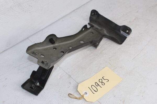 Audi 8V A3 S3 RS3 Front Right Fender Guard Wing Support Bracket 8V0821134A