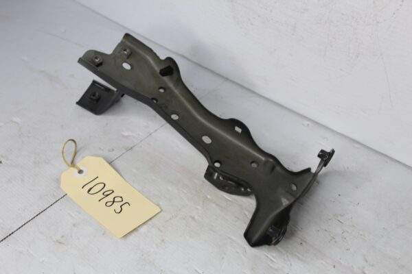 Audi 8V A3 S3 RS3 Front Right Fender Guard Wing Support Bracket 8V0821134A