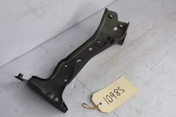 Audi 8V A3 S3 RS3 Front Right Fender Guard Wing Support Bracket 8V0821134A
