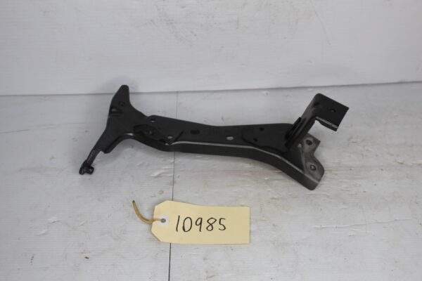 Audi 8V A3 S3 RS3 Front Right Fender Guard Wing Support Bracket 8V0821134A
